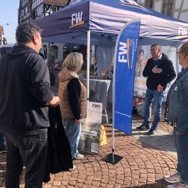 Informationsstand auf dem Marktplatz